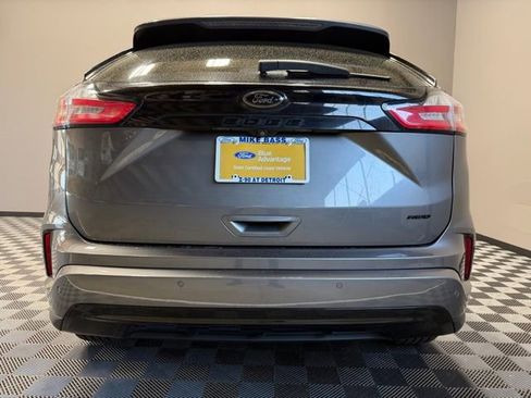 Used 2023 Ford Edge SE w/ Black Appearance Package AWD/4WD image 9