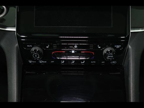 Certified 2023 Jeep Grand Cherokee L Laredo w/ Luxury Tech Group I AWD/4WD image 28
