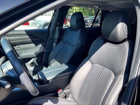 Used 2025 MAZDA CX-50 AWD 2.5 Hybrid w/ Premium Pkg image 18