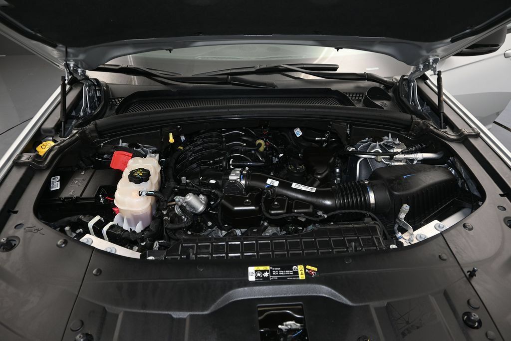 Used 2024 Jeep Grand Cherokee Altitude RWD image 16