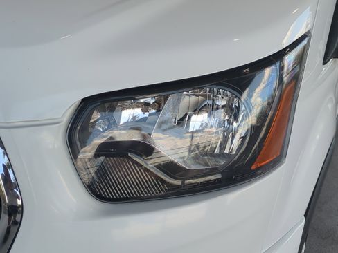 Used 2023 Ford Transit 350 XLT image 10