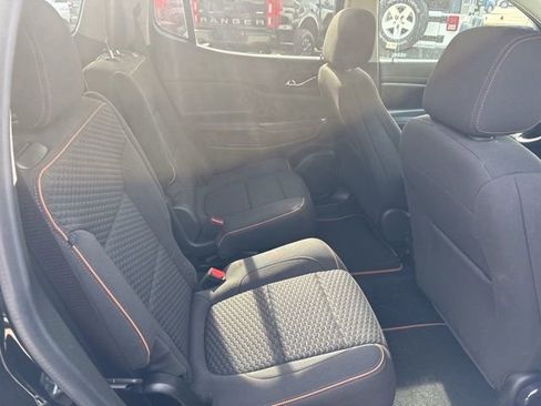 Used 2019 GMC Acadia SLE w/ Driver Alert Package I image 10