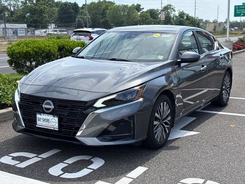Certified 2025 Nissan Altima 2.5 SV w/ SV Premium Package FWD image 7