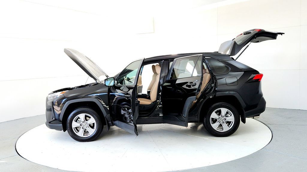 Certified 2025 Toyota RAV4 XLE AWD/4WD image 10
