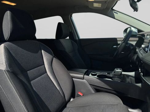 Used 2021 Nissan Rogue SV image 36