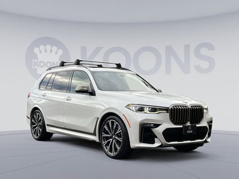 Used 2022 BMW X7 M50i image 8
