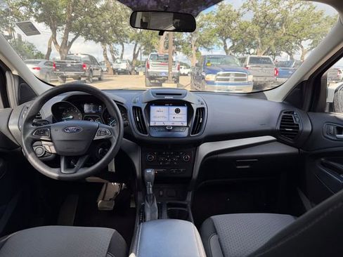 Used 2017 Ford Escape SE w/ Equipment Group 201A FWD image 15