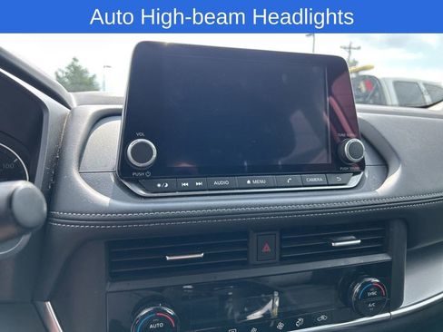 Used 2025 Nissan Rogue SV FWD image 10