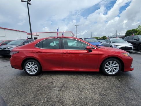 Used 2023 Toyota Camry LE FWD image 13