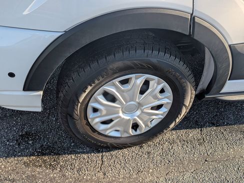 Used 2024 Ford Transit 350 XLT image 12