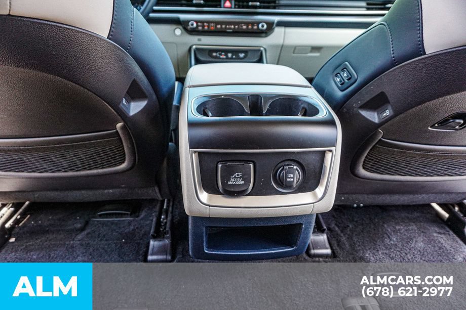Used 2025 Kia Carnival SX w/ SX Dark Edition Package FWD image 32