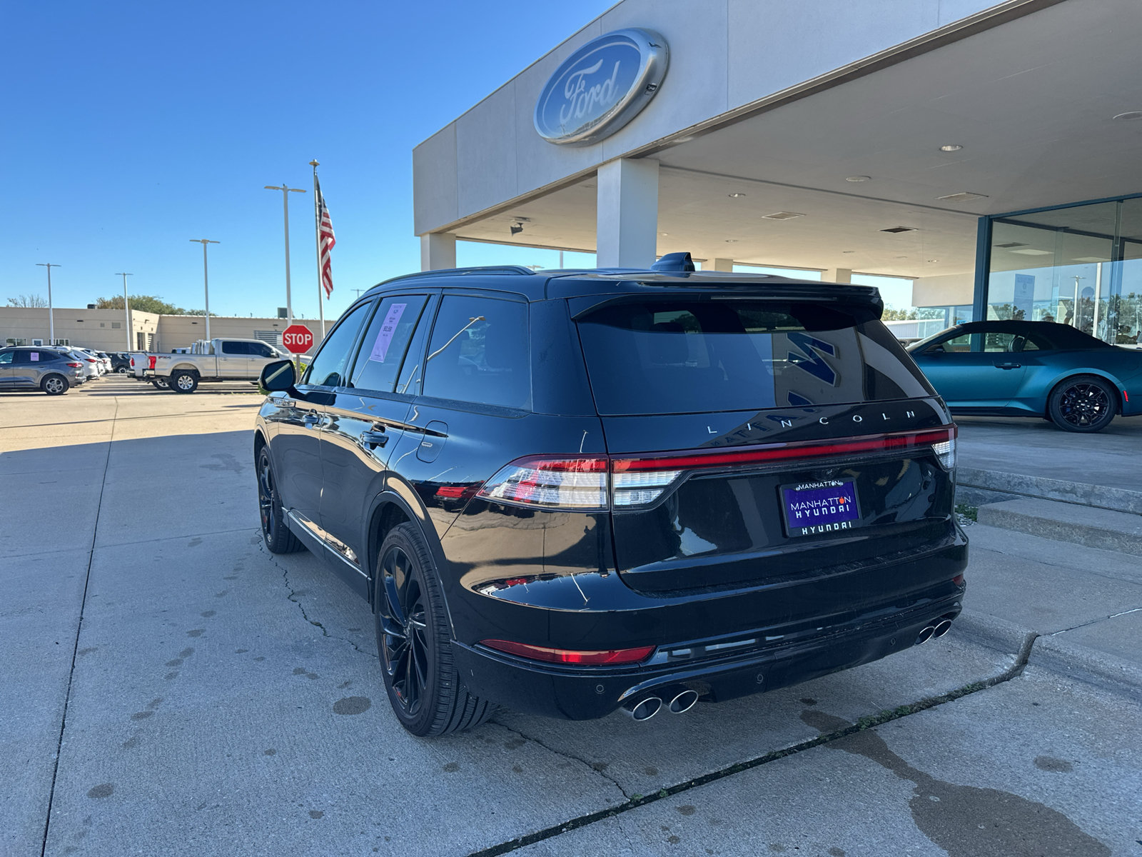 Used 2025 Lincoln Aviator Reserve w/ Jet Appearance Package AWD/4WD image 11