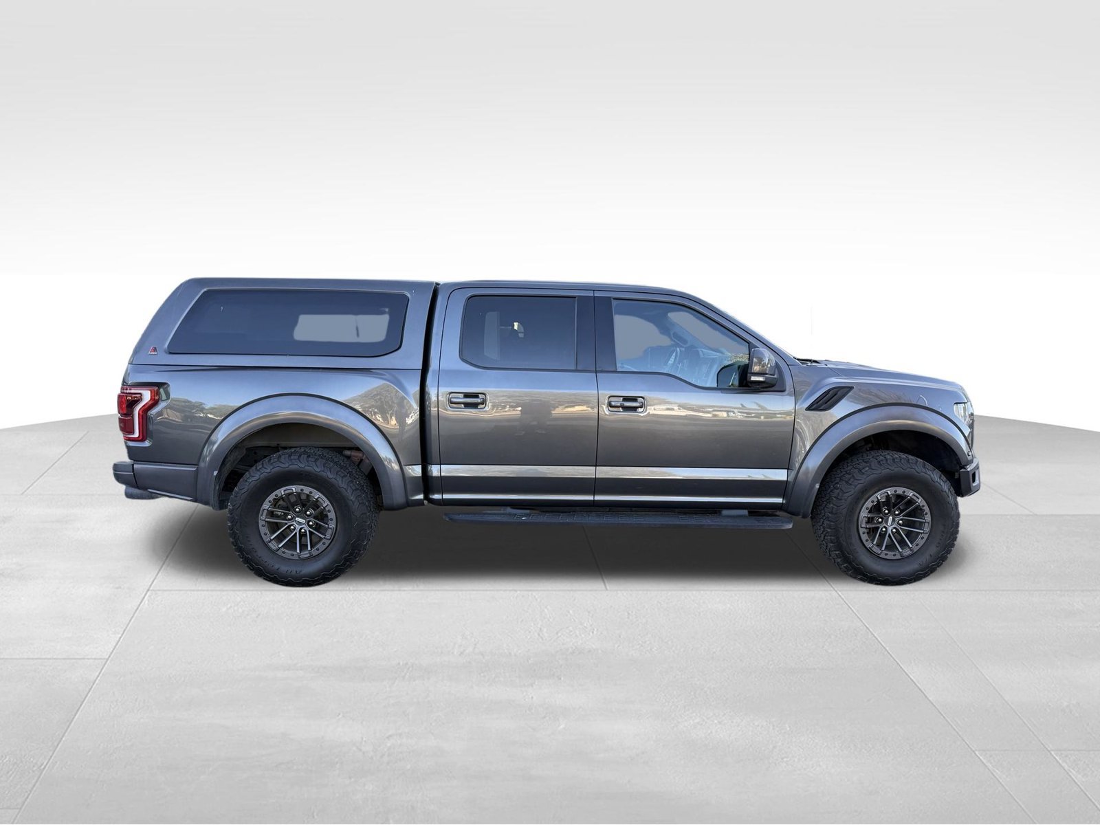 Used 2019 Ford F150 Raptor w/ Equipment Group 802A Luxury AWD/4WD image 2
