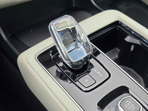 New 2026 Volvo XC90 B6 Ultra w/ Protection Package image 32