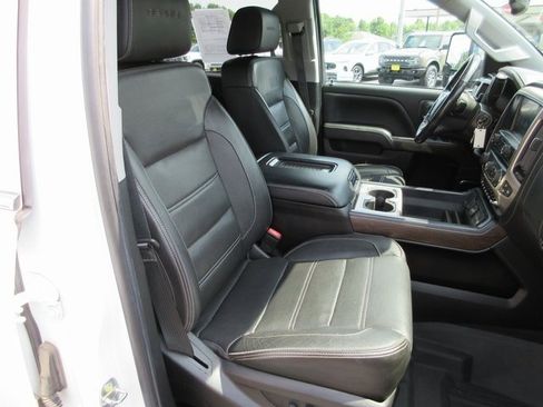 Used 2017 GMC Sierra 3500 Denali w/ Duramax Plus Package image 32