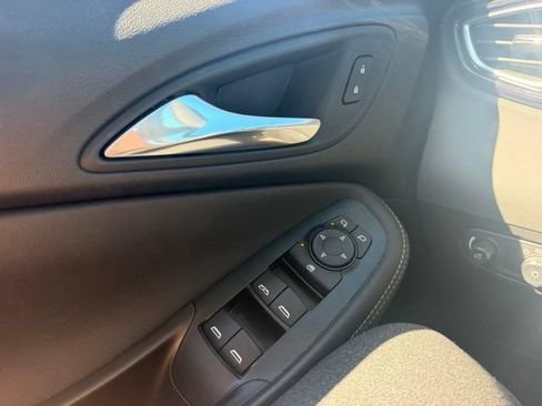 Used 2023 Buick Encore GX Preferred w/ Cold Weather Comfort Package AWD/4WD image 11