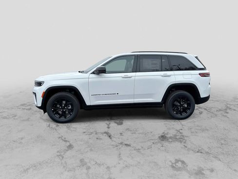 New 2026 Jeep Grand Cherokee Altitude image 5