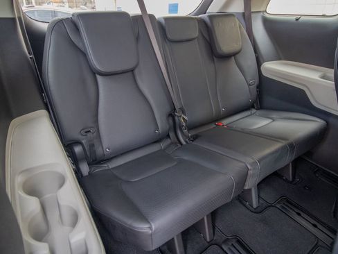 Used 2024 Kia Carnival SX Prestige image 23