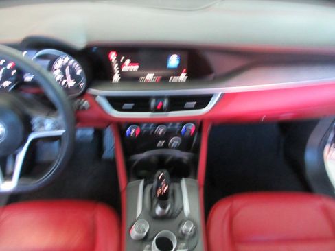 Used 2019 Alfa Romeo Stelvio Ti AWD/4WD image 52