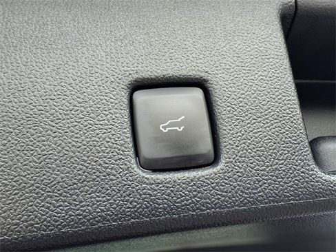 Used 2023 Ford Escape Active image 11