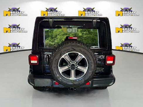 Used 2023 Jeep Wrangler Unlimited Sahara w/ Cold Weather Group AWD/4WD image 5