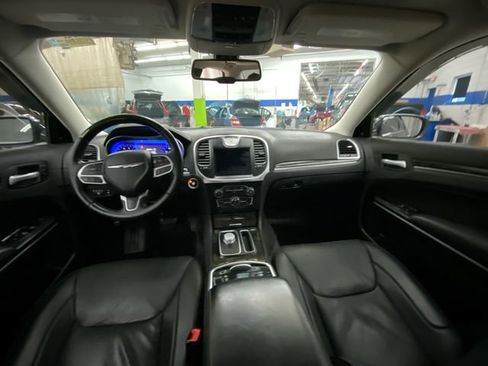 Used 2017 Chrysler 300 C AWD/4WD image 29
