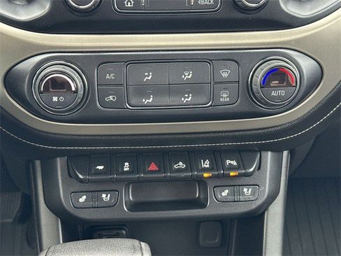 Used 2021 GMC Canyon Denali image 22