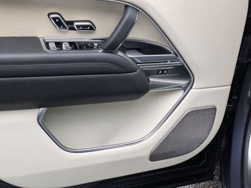 Used 2024 Land Rover Range Rover Autobiography image 13