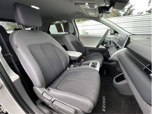 Used 2024 Hyundai Ioniq 5 SEL RWD image 15