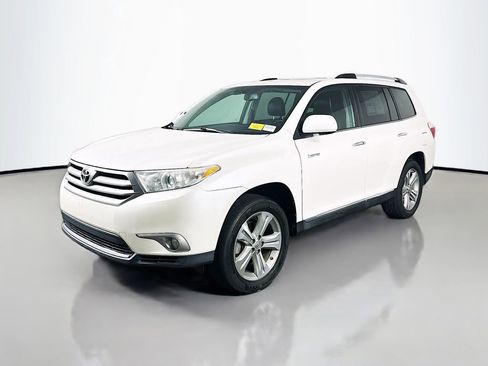 Used 2013 Toyota Highlander Limited image 3