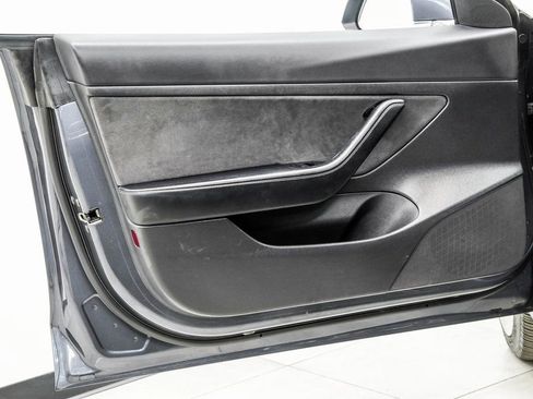 Used 2020 Tesla Model 3 Standard Range image 36