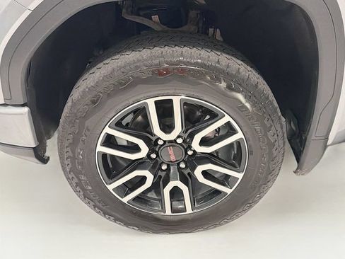 Used 2025 GMC Sierra 1500 AT4 w/ AT4 Premium Package AWD/4WD image 23