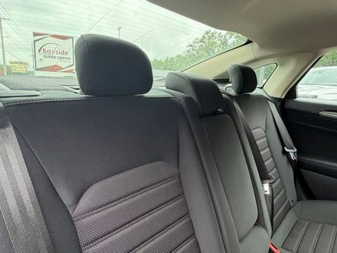 Used 2020 Ford Fusion SE FWD image 24