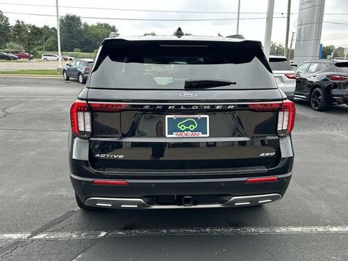 Used 2025 Ford Explorer Active w/ Active Comfort Package AWD/4WD image 6