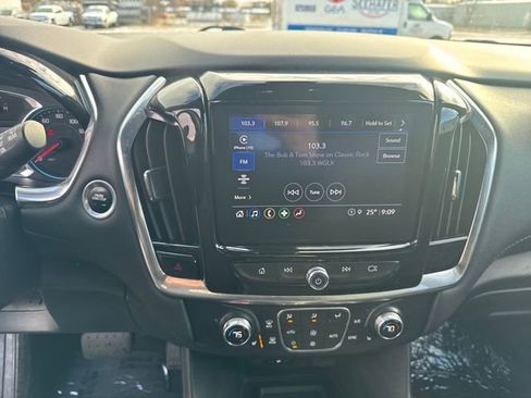 Used 2022 Chevrolet Traverse LT image 20