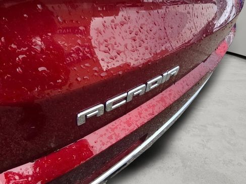Used 2018 GMC Acadia Denali w/ Technology Package AWD/4WD image 19