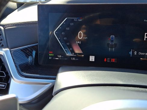 Used 2025 BMW X5 xDrive40i w/ M Sport Package image 21