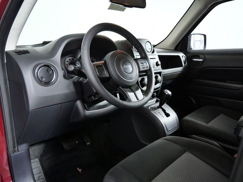 Used 2015 Jeep Patriot Latitude AWD/4WD image 17
