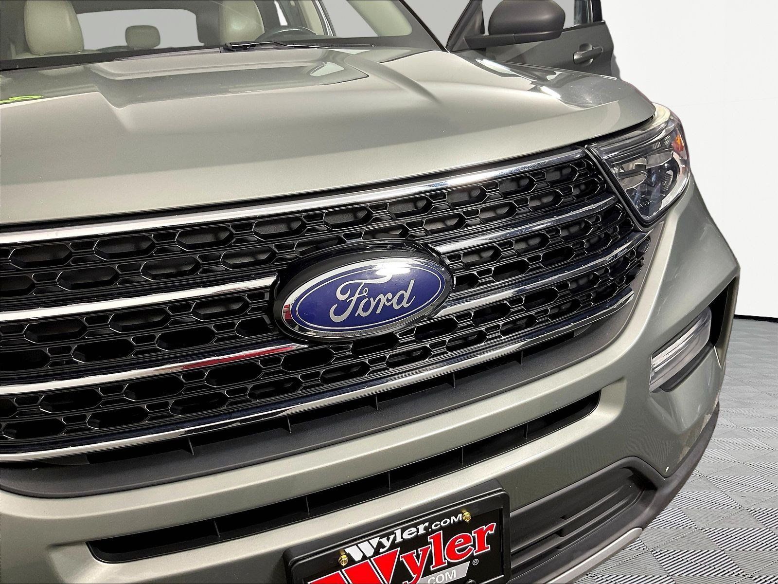 Used 2020 Ford Explorer XLT w/ Equipment Group 202A AWD/4WD image 33