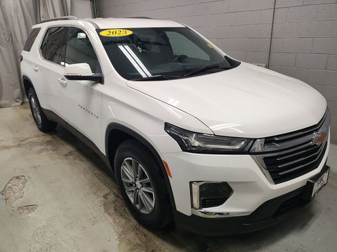 Used 2023 Chevrolet Traverse LT image 5