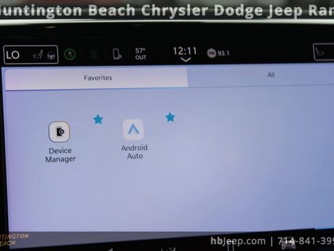 Used 2023 Chrysler Pacifica Touring-L image 26