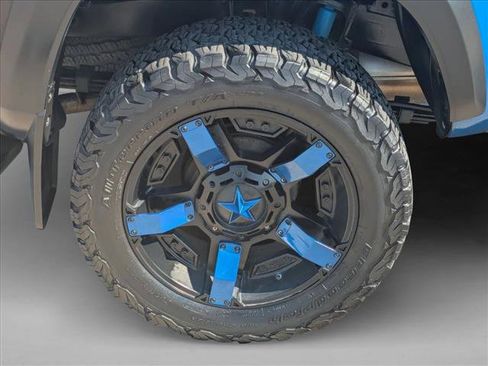 Used 2018 Toyota Tacoma TRD Off-Road image 24