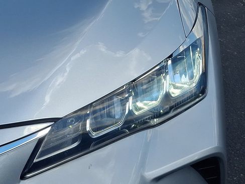 Used 2019 Toyota Avalon XLE w/ Moonroof Package FWD image 9