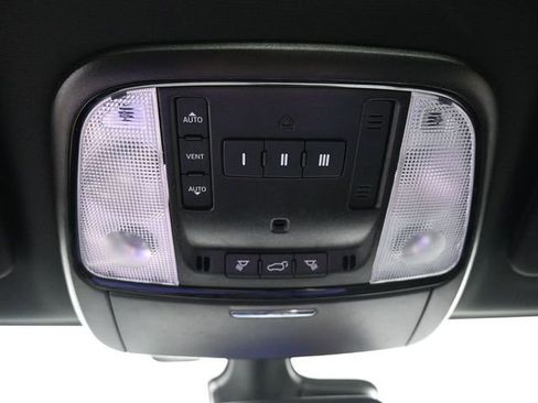 Used 2025 Dodge Durango R/T image 33