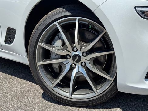 Used 2025 Genesis G70 2.5T image 5