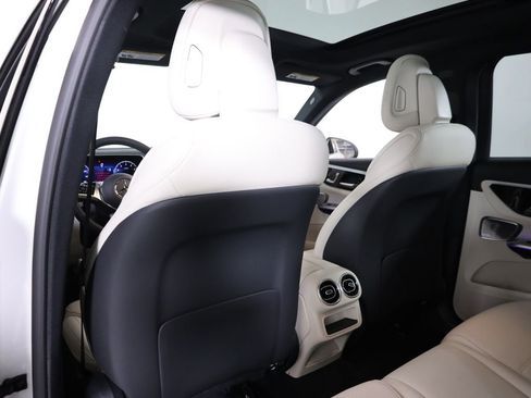Used 2026 Mercedes-Benz GLC 300 4MATIC image 40