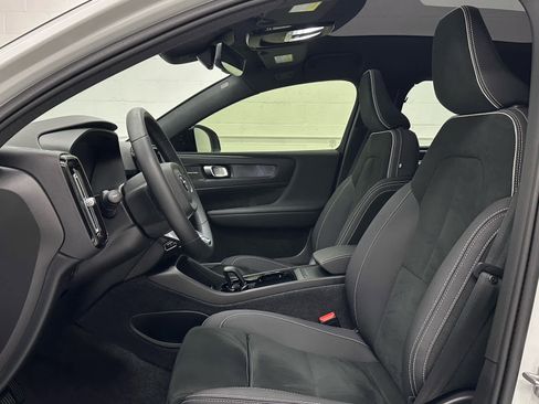 Used 2023 Volvo C40 P8 Recharge Ultimate w/ Protection Package Premier image 11