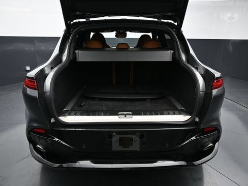 Used 2021 Aston Martin DBX AWD/4WD image 11