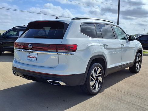 Used 2025 Volkswagen Atlas SE image 7