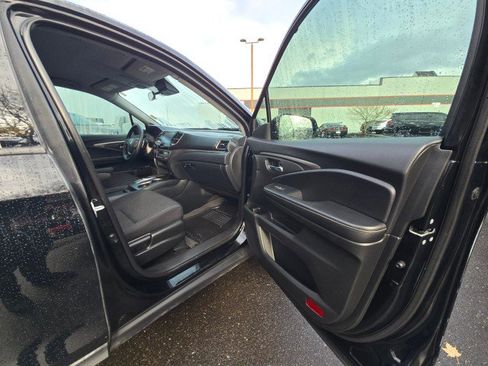 Used 2021 Honda Ridgeline Sport image 10